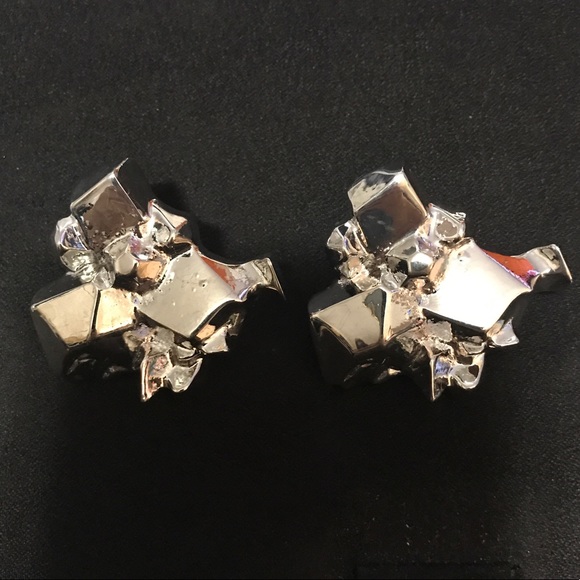 Fashion earrings